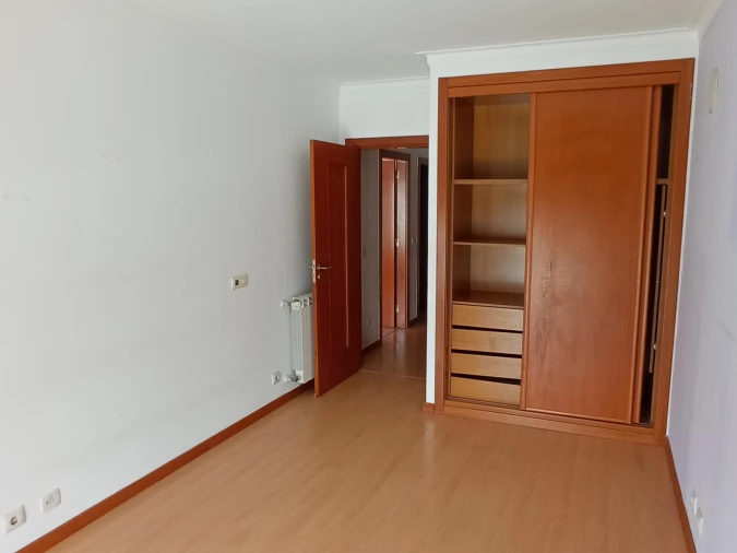Apartamento T2 para Venda em Agualva e Mira-Sintra Foto 9