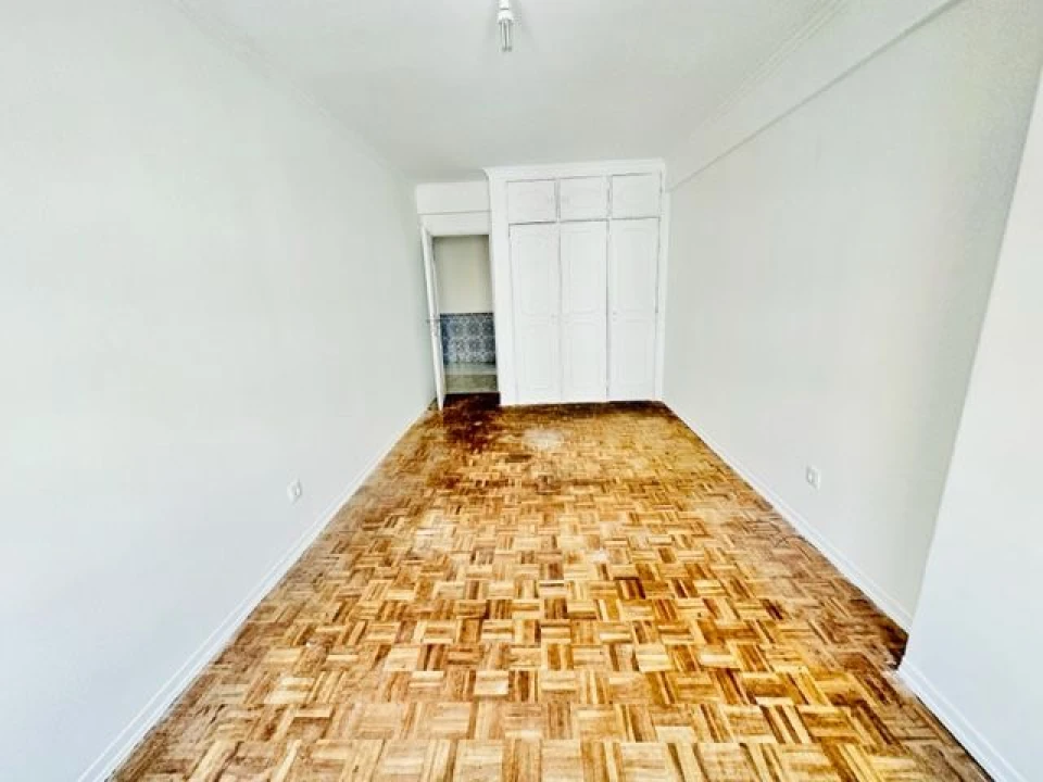 Apartamento T2 para Venda em Agualva e Mira-Sintra Foto 11