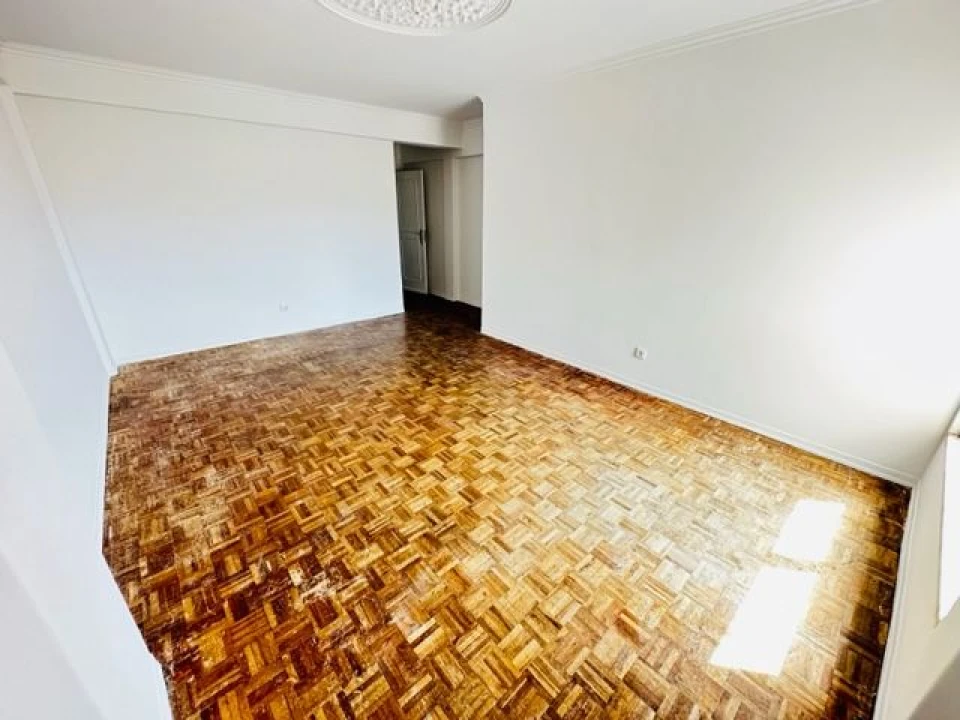 Apartamento T2 para Venda em Agualva e Mira-Sintra Foto 7