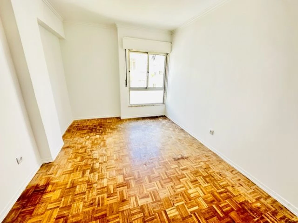 Apartamento T2 para Venda em Agualva e Mira-Sintra Foto 9