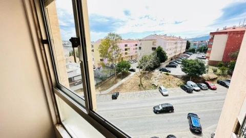 Apartamento T2 para Venda em Agualva e Mira-Sintra