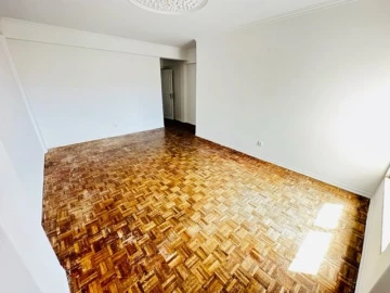 Apartamento T2 para Venda em Agualva e Mira-Sintra