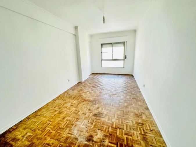 Apartamento T2 para Venda em Agualva e Mira-Sintra Foto 10