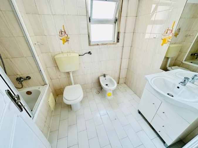 Apartamento T2 para Venda em Agualva e Mira-Sintra Foto 13