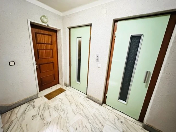Apartamento T2 para Venda em Agualva e Mira-Sintra Foto 2