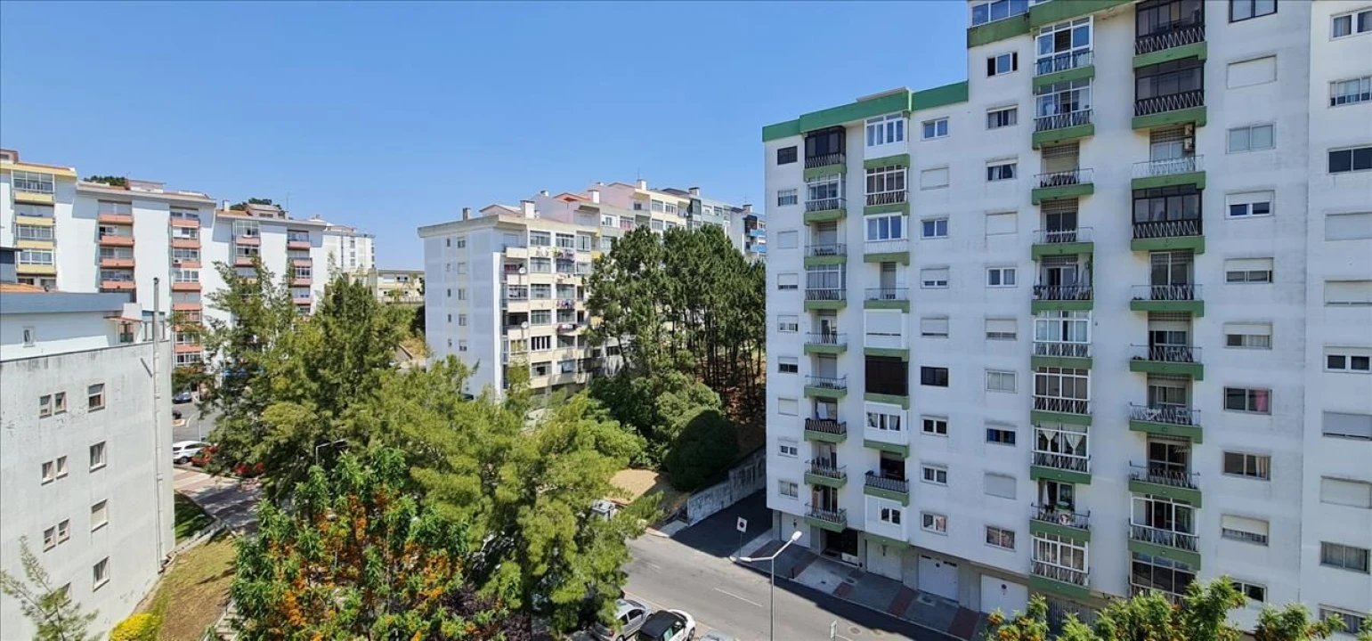 Apartamento T3 para Venda em Rio de Mouro Foto 13