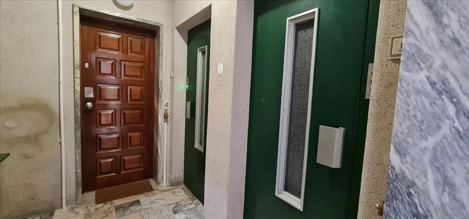 Apartamento T3 para Venda em Rio de Mouro Foto 2