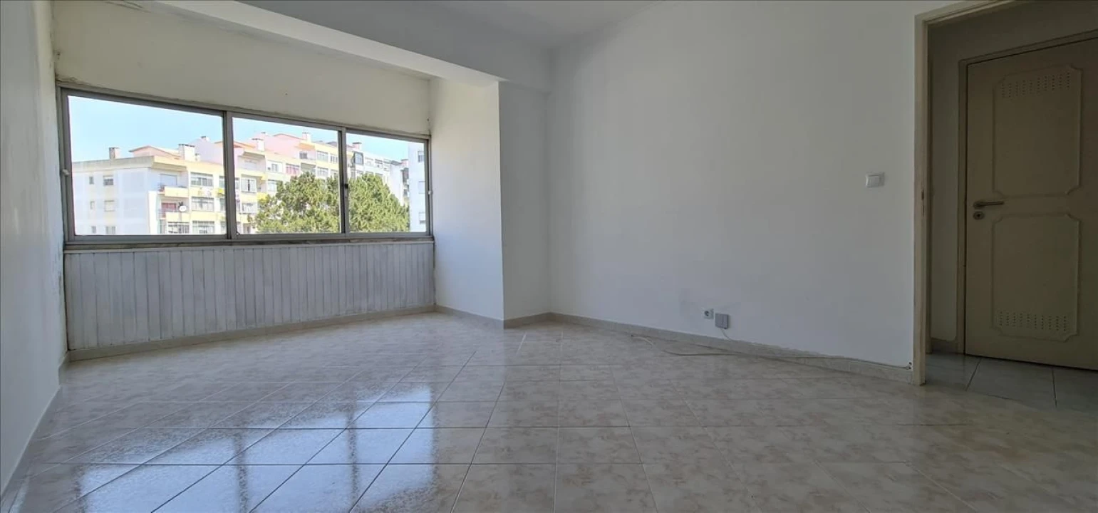 Apartamento T3 para Venda em Rio de Mouro Foto 3