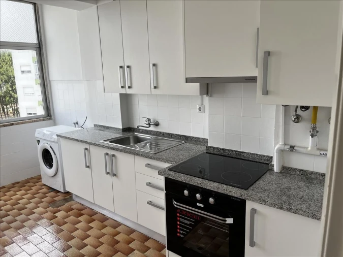 Apartamento T3 para Venda em Rio de Mouro Foto 5