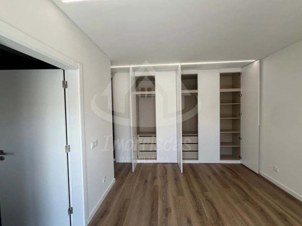 Moradia T4 para Venda em Santa Iria de Azoia, São João da Talha e Bobadela Foto 14
