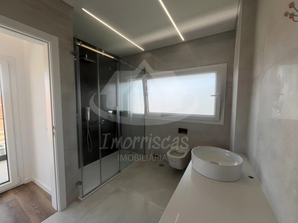 Moradia T4 para Venda em Santa Iria de Azoia, São João da Talha e Bobadela Foto 18
