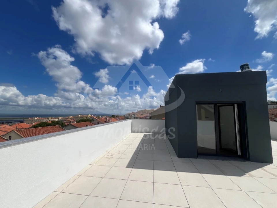 Moradia T4 para Venda em Santa Iria de Azoia, São João da Talha e Bobadela Foto 25