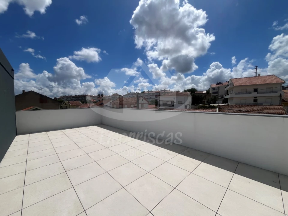 Moradia T4 para Venda em Santa Iria de Azoia, São João da Talha e Bobadela Foto 27