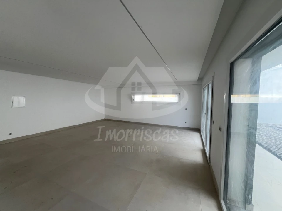 Moradia T4 para Venda em Santa Iria de Azoia, São João da Talha e Bobadela Foto 34