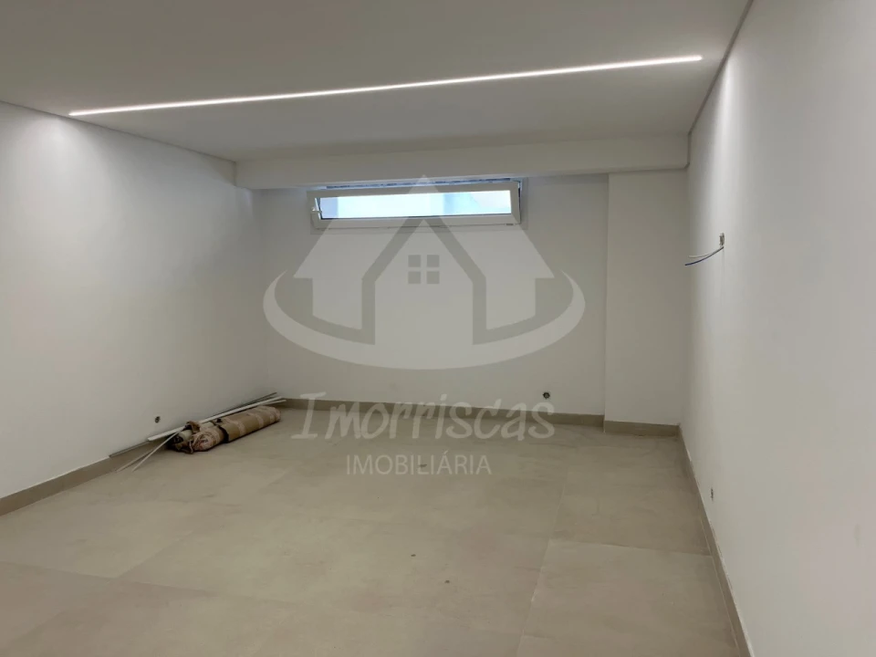 Moradia T4 para Venda em Santa Iria de Azoia, São João da Talha e Bobadela Foto 35
