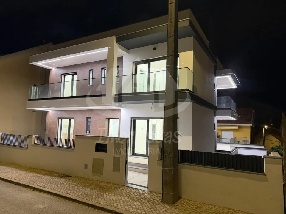 Moradia T4 para Venda em Santa Iria de Azoia, São João da Talha e Bobadela Foto 6