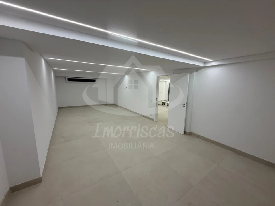 Moradia T4 para Venda em Santa Iria de Azoia, São João da Talha e Bobadela Foto 43