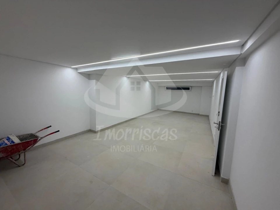 Moradia T4 para Venda em Santa Iria de Azoia, São João da Talha e Bobadela Foto 44