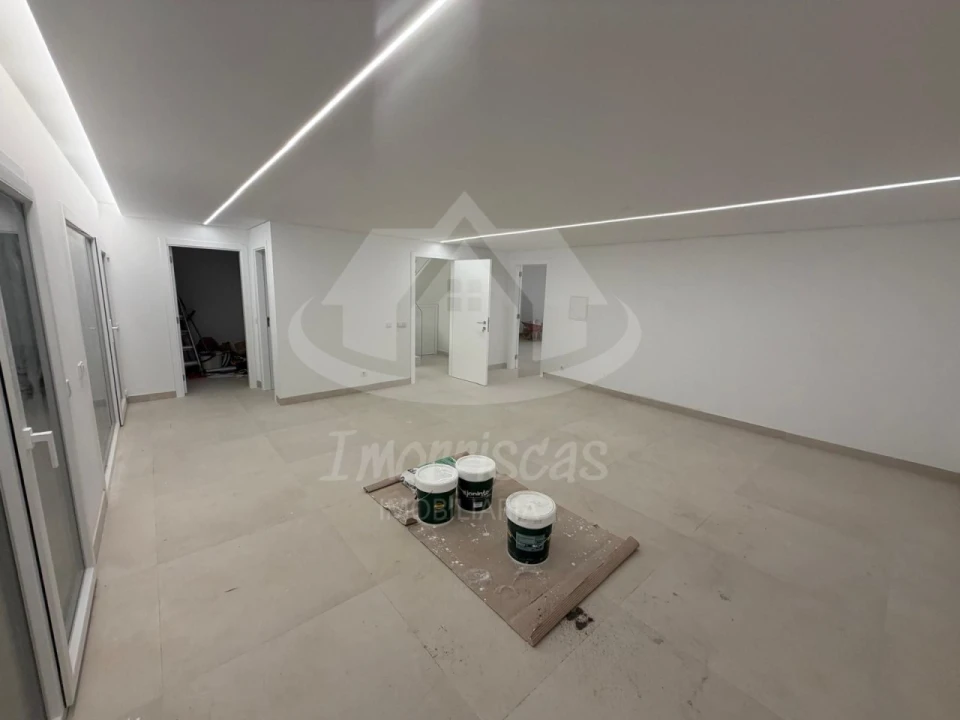 Moradia T4 para Venda em Santa Iria de Azoia, São João da Talha e Bobadela Foto 45