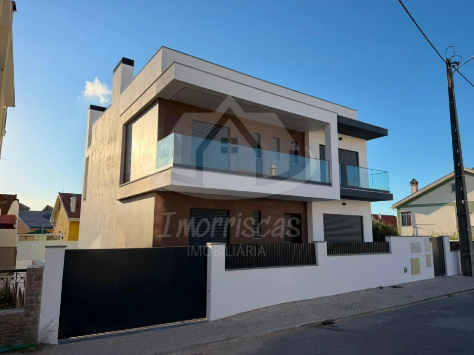 Moradia T4 para Venda em Santa Iria de Azoia, São João da Talha e Bobadela Foto 53