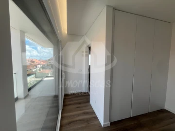 Moradia T4 para Venda em Santa Iria de Azoia, São João da Talha e Bobadela