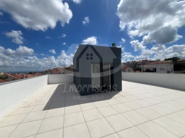 Moradia T4 para Venda em Santa Iria de Azoia, São João da Talha e Bobadela