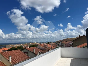 Moradia T4 para Venda em Santa Iria de Azoia, São João da Talha e Bobadela