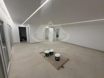 Moradia T4 para Venda em Santa Iria de Azoia, São João da Talha e Bobadela