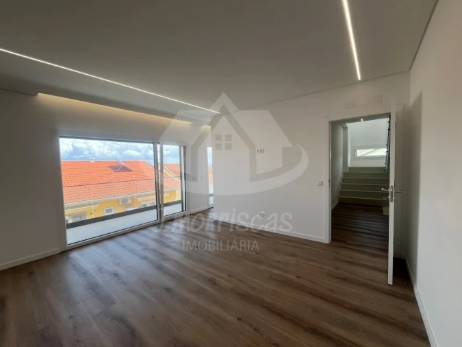 Moradia T4 para Venda em Santa Iria de Azoia, São João da Talha e Bobadela Foto 16