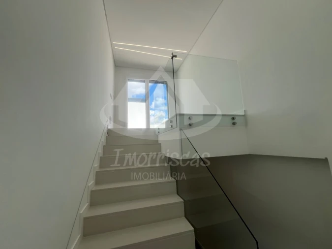 Moradia T4 para Venda em Santa Iria de Azoia, São João da Talha e Bobadela Foto 24