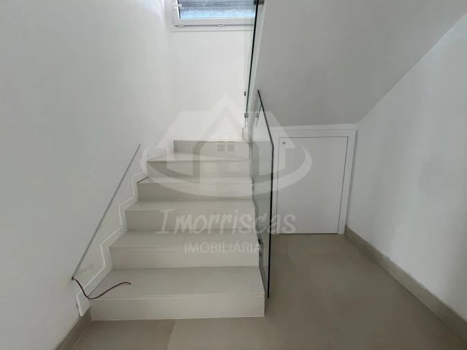 Moradia T4 para Venda em Santa Iria de Azoia, São João da Talha e Bobadela Foto 36