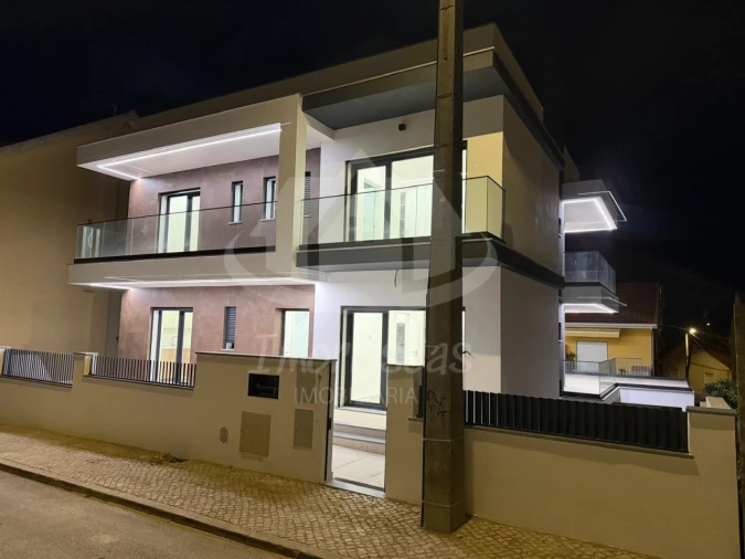 Moradia T4 para Venda em Santa Iria de Azoia, São João da Talha e Bobadela Foto 6