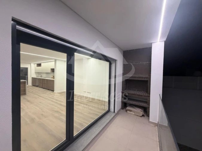 Moradia T4 para Venda em Santa Iria de Azoia, São João da Talha e Bobadela Foto 51
