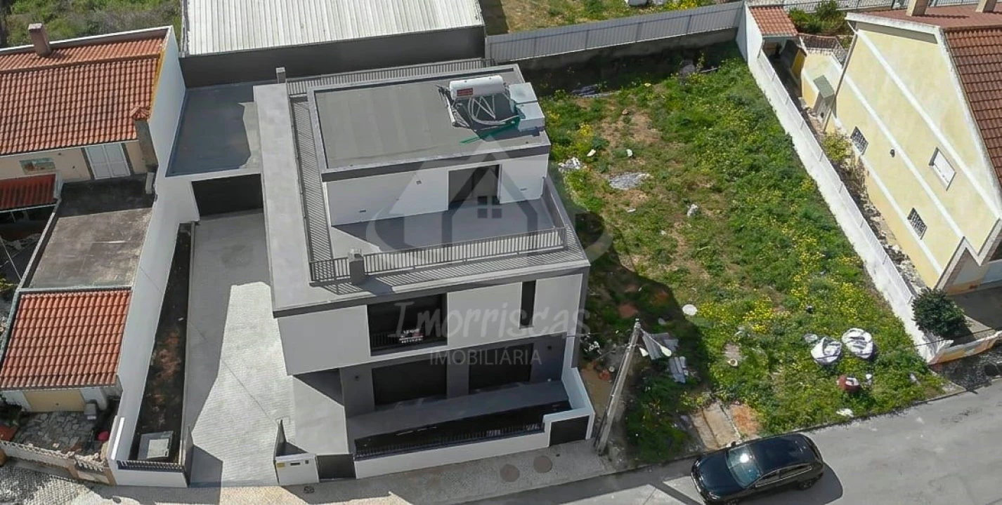 Moradia T5 para Venda em Santa Iria de Azoia, São João da Talha e Bobadela Foto 4