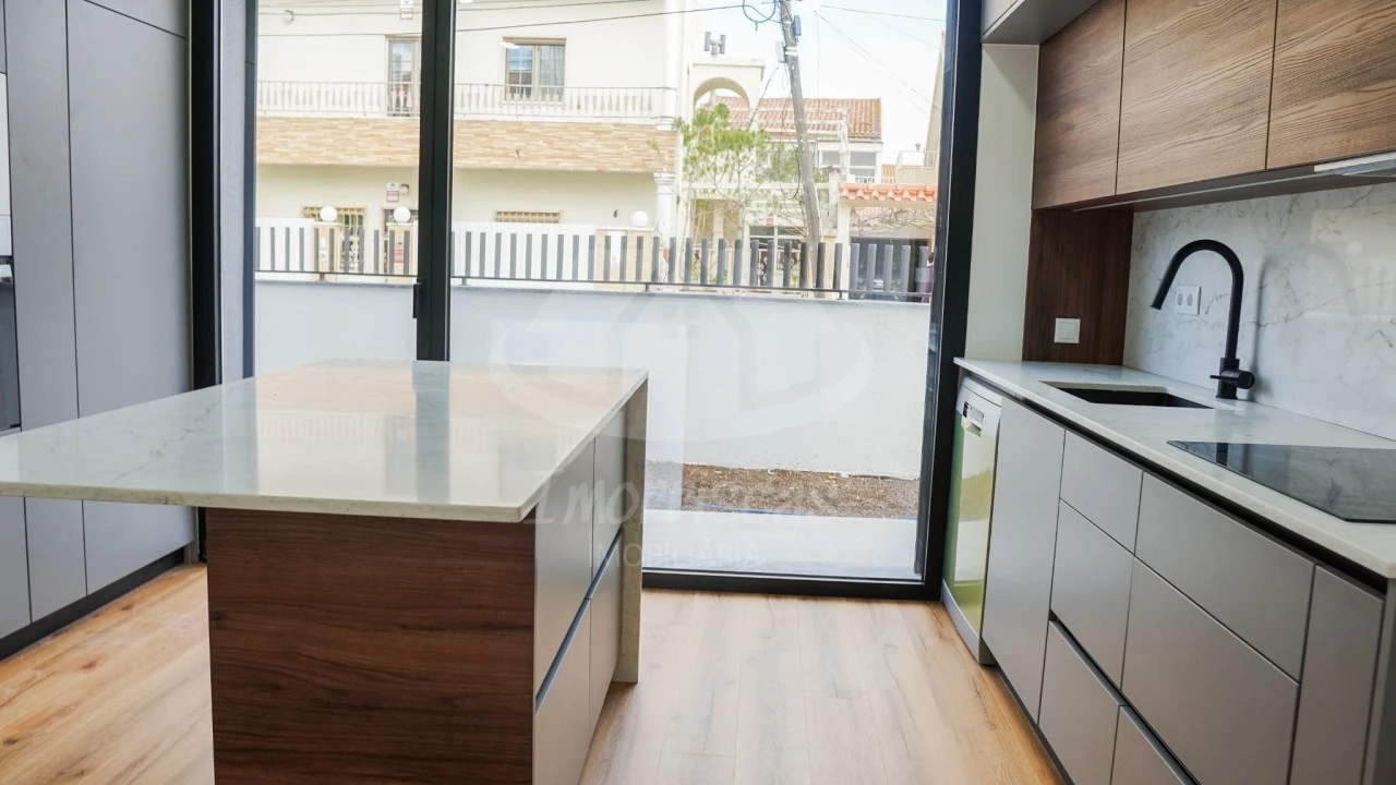 Moradia T5 para Venda em Santa Iria de Azoia, São João da Talha e Bobadela Foto 7