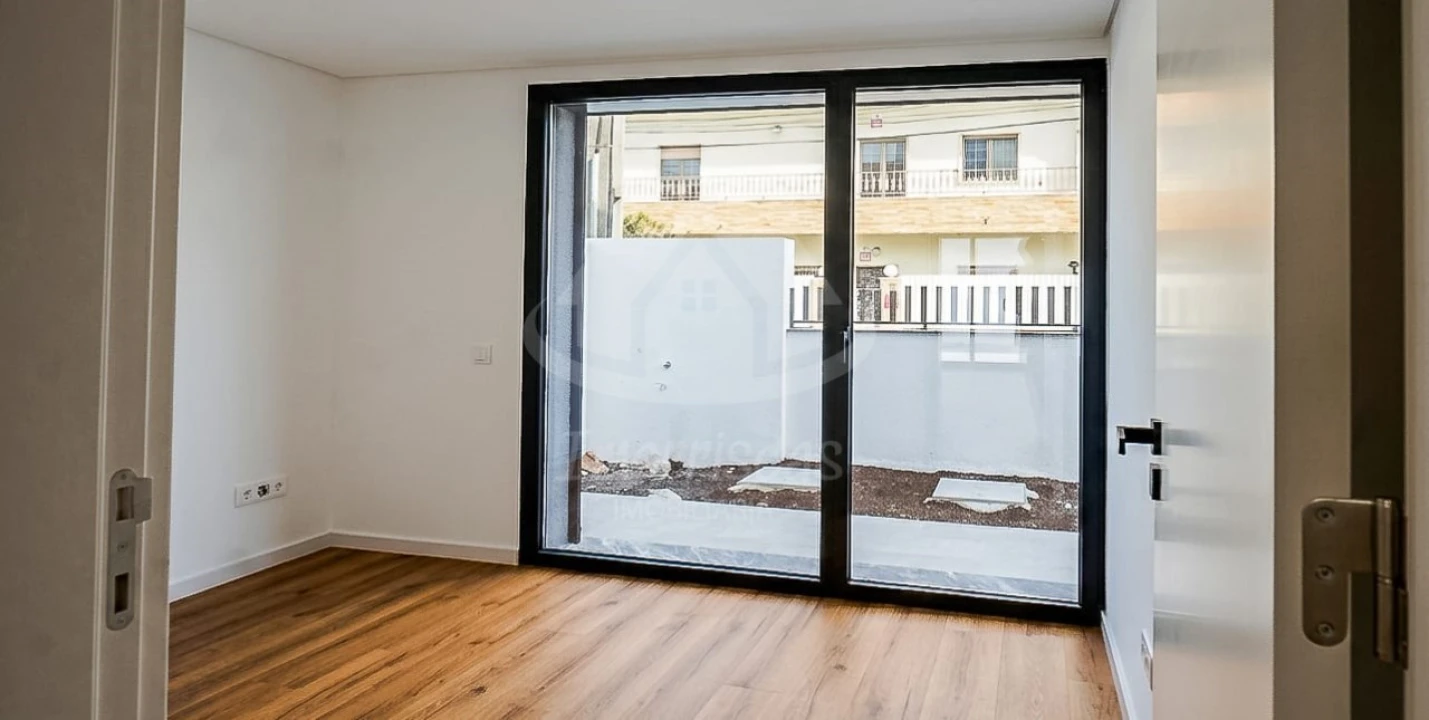 Moradia T5 para Venda em Santa Iria de Azoia, São João da Talha e Bobadela Foto 15