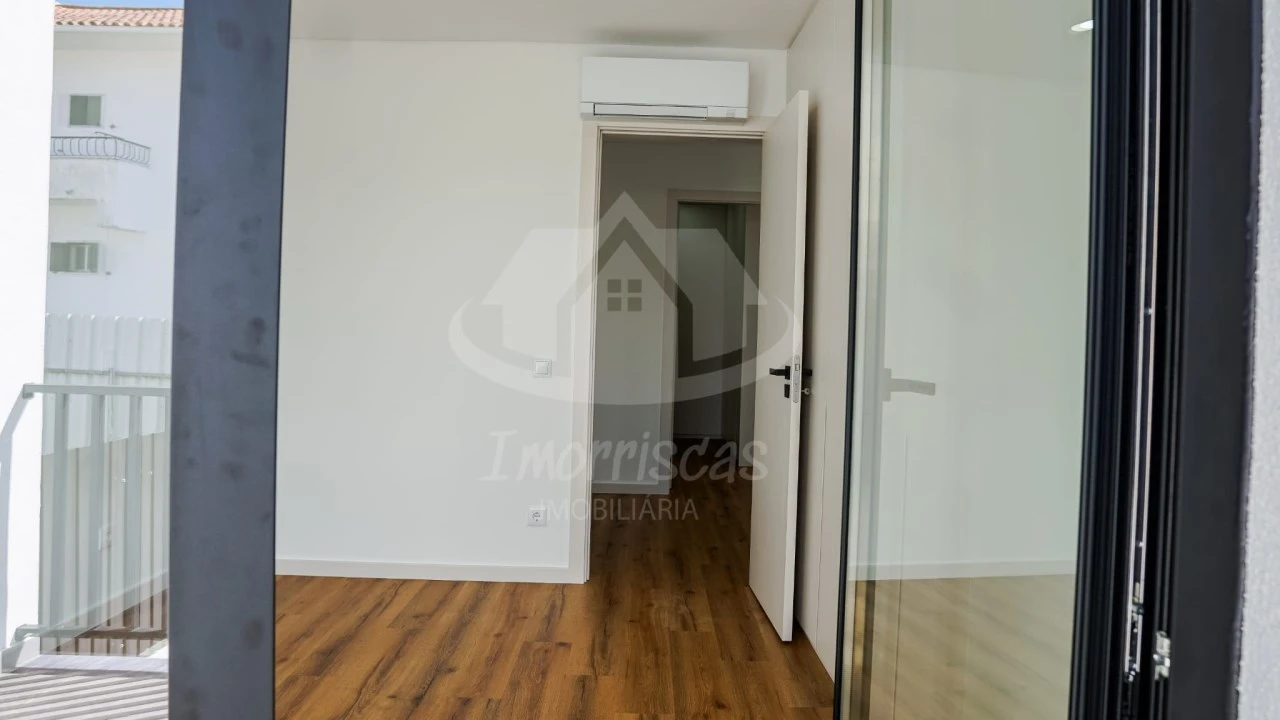 Moradia T5 para Venda em Santa Iria de Azoia, São João da Talha e Bobadela Foto 28