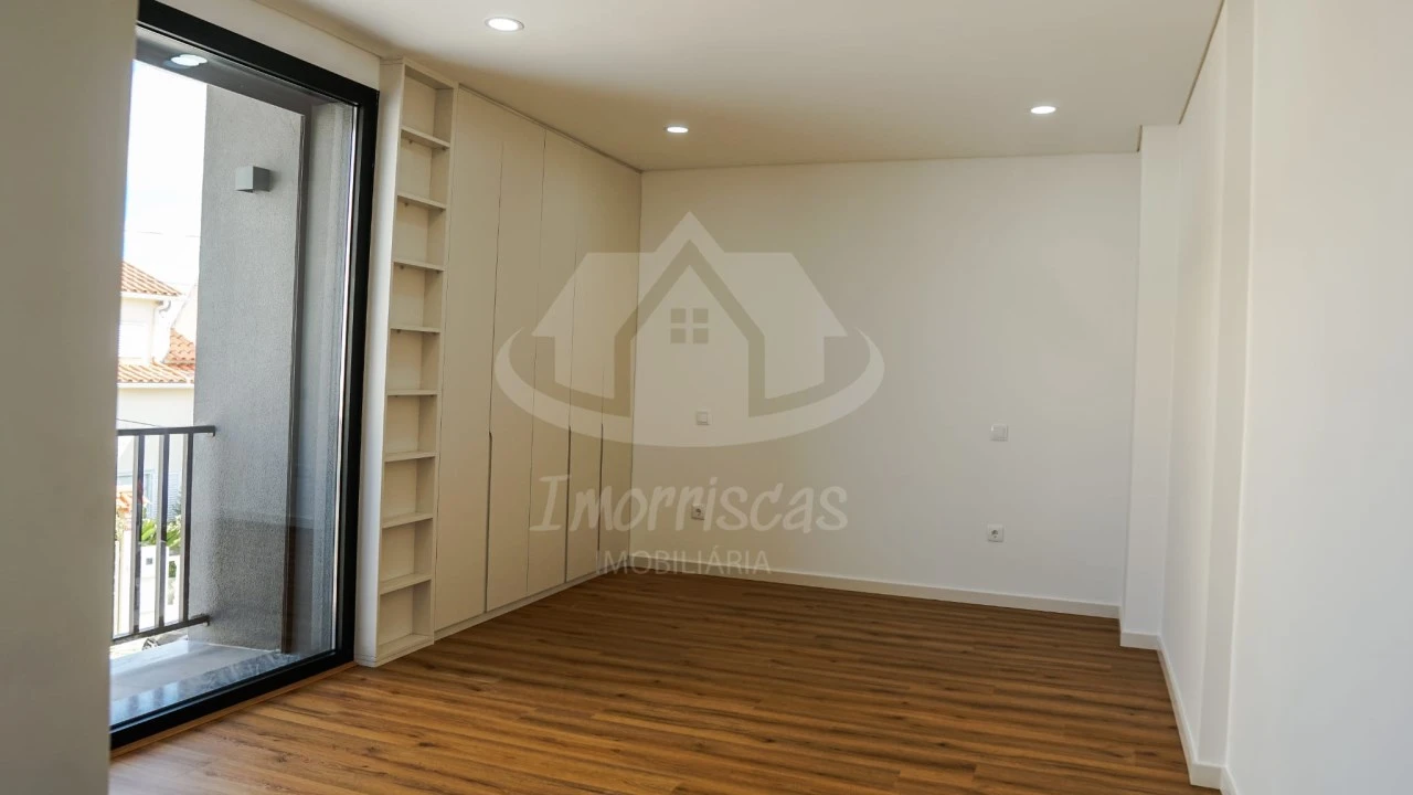 Moradia T5 para Venda em Santa Iria de Azoia, São João da Talha e Bobadela Foto 30