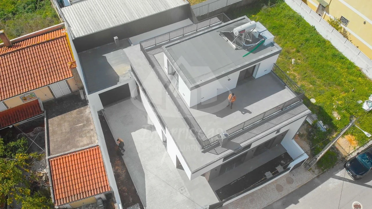 Moradia T5 para Venda em Santa Iria de Azoia, São João da Talha e Bobadela Foto 45