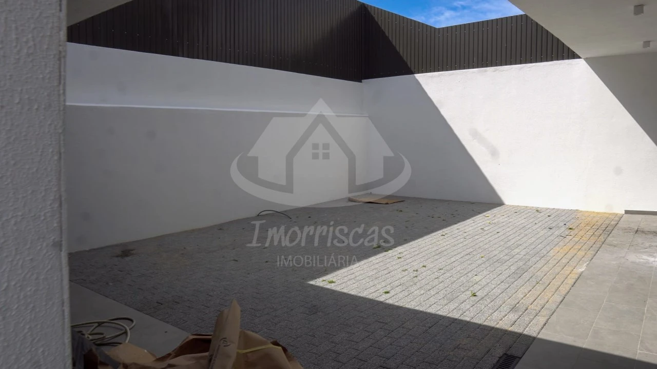 Moradia T5 para Venda em Santa Iria de Azoia, São João da Talha e Bobadela Foto 51