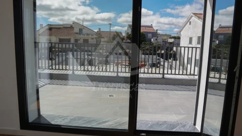 Moradia T5 para Venda em Santa Iria de Azoia, São João da Talha e Bobadela