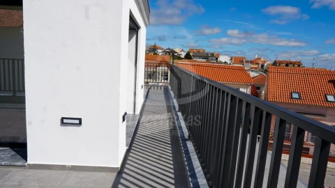 Moradia T5 para Venda em Santa Iria de Azoia, São João da Talha e Bobadela