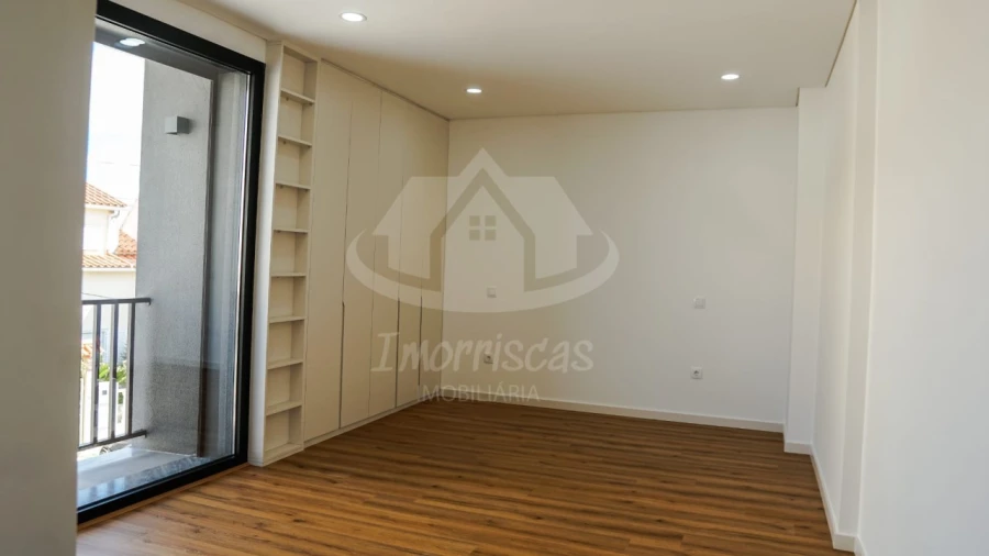 Moradia T5 para Venda em Santa Iria de Azoia, São João da Talha e Bobadela Foto 30