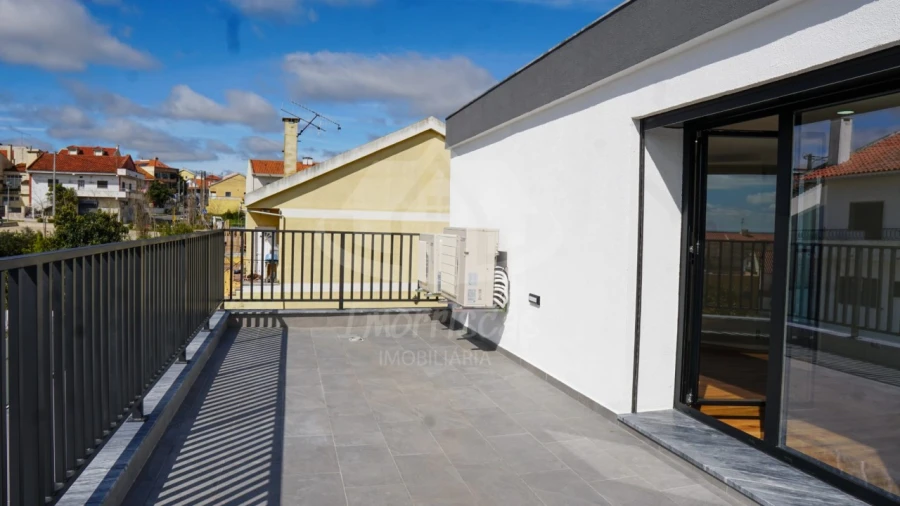 Moradia T5 para Venda em Santa Iria de Azoia, São João da Talha e Bobadela Foto 43