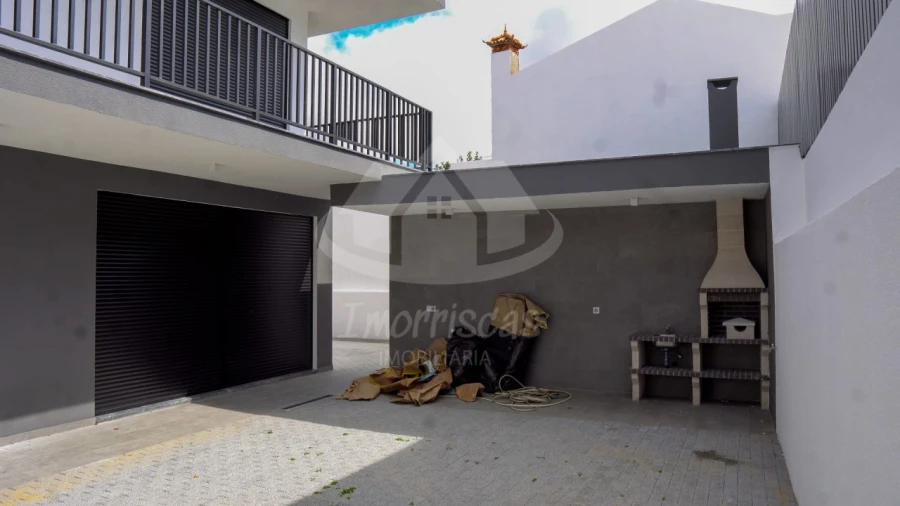 Moradia T5 para Venda em Santa Iria de Azoia, São João da Talha e Bobadela Foto 50