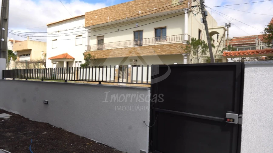 Moradia T5 para Venda em Santa Iria de Azoia, São João da Talha e Bobadela Foto 54