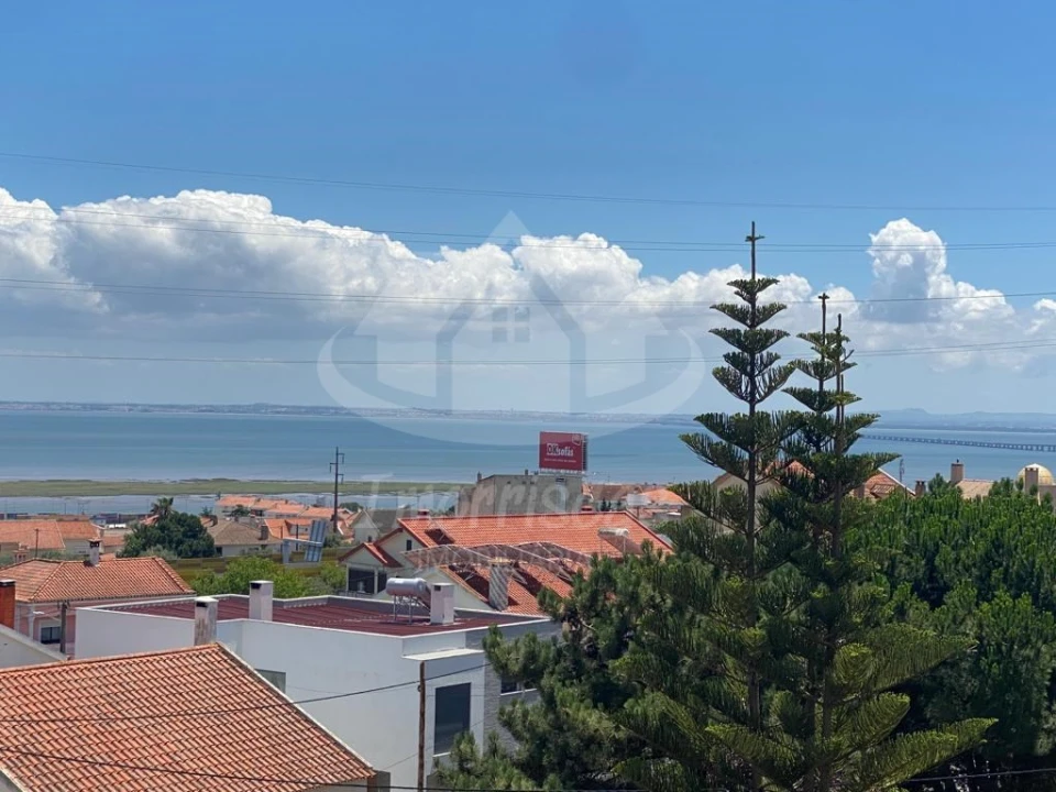 Moradia T4 para Venda em Santa Iria de Azoia, São João da Talha e Bobadela Foto 29