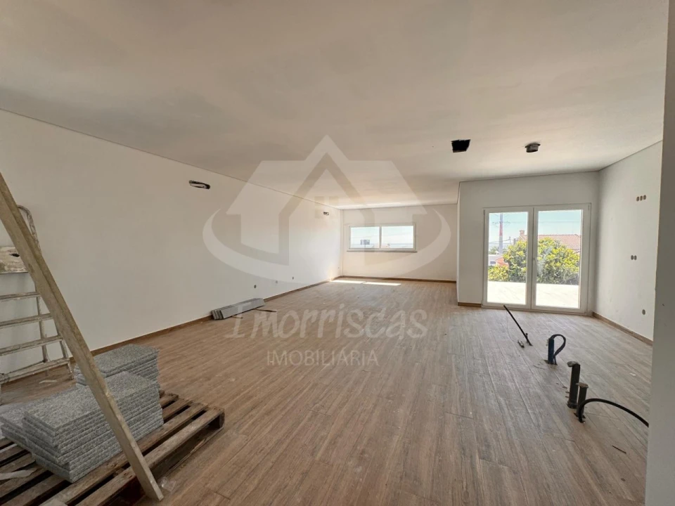Moradia T4 para Venda em Santa Iria de Azoia, São João da Talha e Bobadela Foto 9