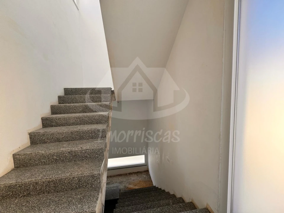 Moradia T4 para Venda em Santa Iria de Azoia, São João da Talha e Bobadela Foto 13