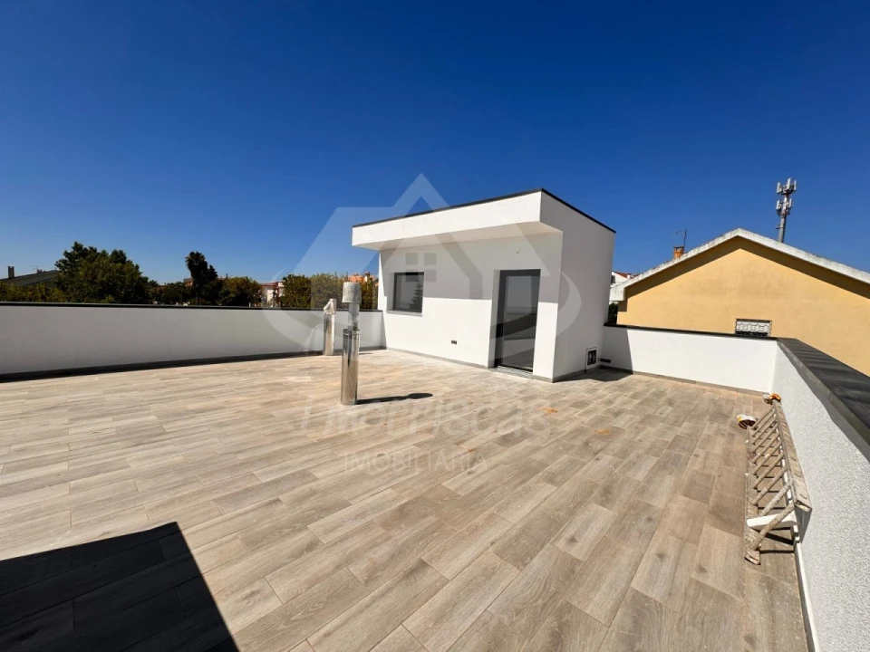 Moradia T4 para Venda em Santa Iria de Azoia, São João da Talha e Bobadela Foto 25